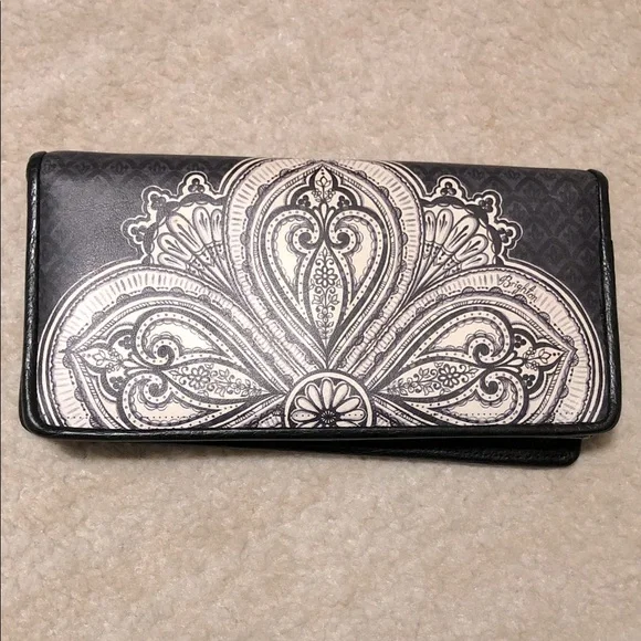 Brighton Black and White Casablanca Wallet - Picture 5 of 5